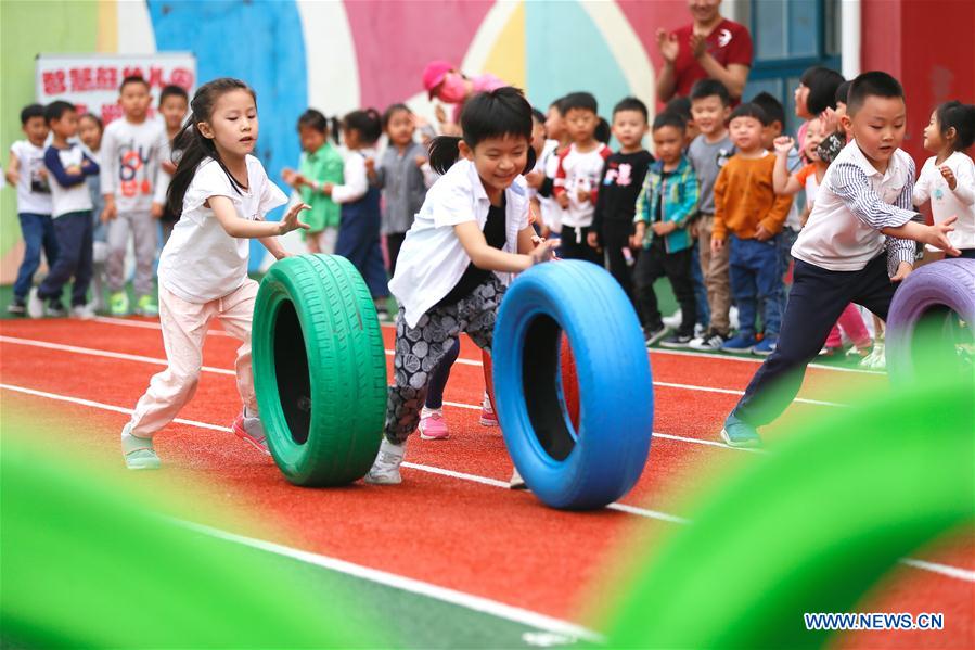 E China's Shandong Children Take Part in Amusing Sports Mee